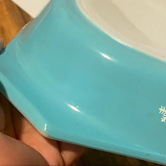 vtg Pyrex Snowflake Divided Dish w Lid